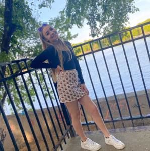 Meet your Posher, Halie